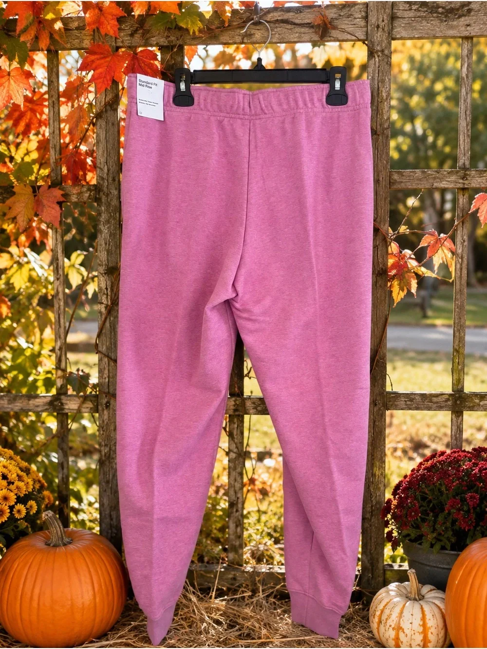 Nike Women’s Pink Jogger Sweatpants Size Large Standard Fit Mid-Rise